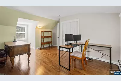 215 Oak Avenue, Wyckoff Township, NJ 07481 - Photo 23