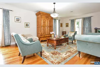 520 W Saddle River Road, Upper Saddle River, NJ 07458 - Photo 9