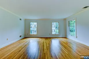 416 Hidden Valley Ct, Wyckoff Township, NJ 07481 - Photo 7