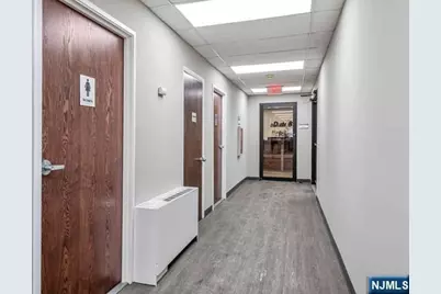 200 S Route 17 8 #8, Mahwah, NJ 07430 - Photo 3