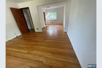 80 Circle Drive, Teaneck Township, NJ 07666 - Photo 5