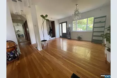 80 Circle Drive, Teaneck Township, NJ 07666 - Photo 3