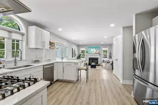 745 Gettysburg Pl, Paramus, NJ 07652 - Photo 21