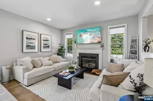745 Gettysburg Pl, Paramus, NJ 07652 - Photo 9