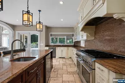 412 Valley View Avenue, Paramus, NJ 07652 - Photo 17