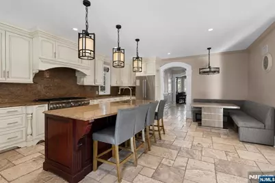 412 Valley View Avenue, Paramus, NJ 07652 - Photo 19