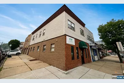 925 Broadway 2A #2A, Bayonne, NJ 07002 - Photo 1