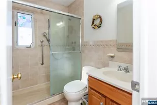 682 Sycamore St, Paramus, NJ 07652 - Photo 15