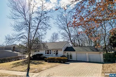 682 Sycamore Street, Paramus, NJ 07652 - Photo 3