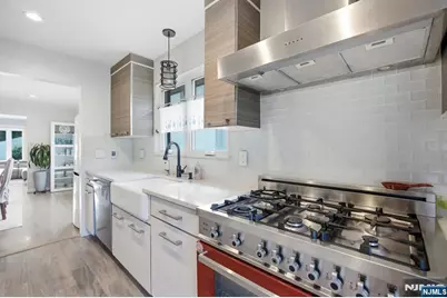 1047 Inwood Terrace, Fort Lee, NJ 07024 - Photo 9