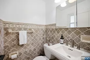 1047 Inwood Terrace, Fort Lee, NJ 07024 - Photo 13