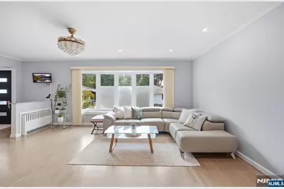 1047 Inwood Terrace, Fort Lee, NJ 07024 - Photo 3
