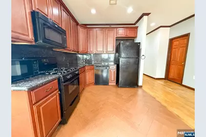 107 Oxford Avenue 1 #1, Jersey City, NJ 07304 - Photo 3