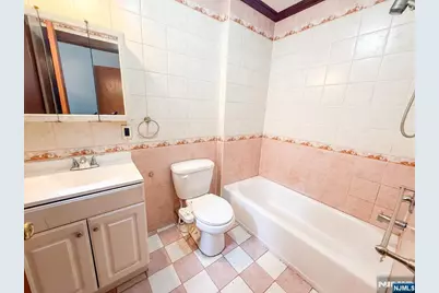 107 Oxford Avenue 1 #1, Jersey City, NJ 07304 - Photo 7