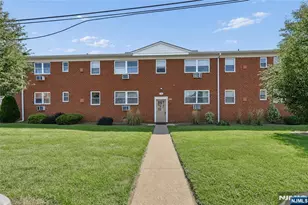 35 Knox Terrace 2C, Wayne, NJ 07470 - Photo 1