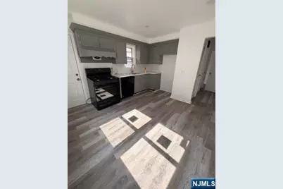 123 Summit Avenue, Elmwood Park, NJ 07407 - Photo 1