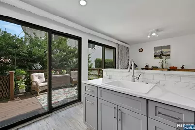5 Yorkview Drive, Edgewater, NJ 07020 - Photo 3