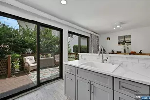 5 Yorkview Dr, Edgewater, NJ 07020 - Photo 3