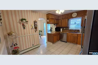727 Chestnut Street, New Milford, NJ 07646 - Photo 7