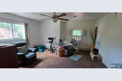 727 Chestnut Street, New Milford, NJ 07646 - Photo 11
