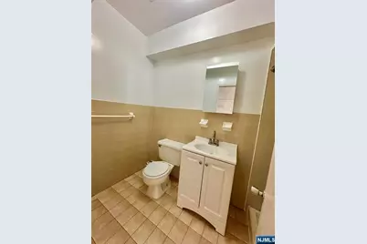 447 Jane Street 1st Floor #1ST FLOOR, Fort Lee, NJ 07024 - Photo 5