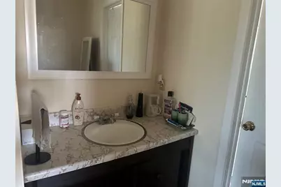 480 North Avenue 1st Floor #1st FLOOR, Fort Lee, NJ 07024 - Photo 11