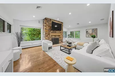 45 Oxford Drive, Tenafly, NJ 07670 - Photo 3