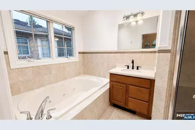 530 Hillside Avenue 1 #1, Palisades Park, NJ 07650 - Photo 11