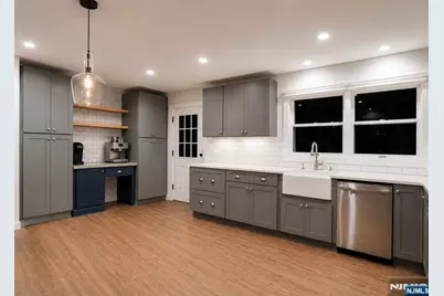 19 W Park Avenue, Park Ridge, NJ 07656 - Photo 5