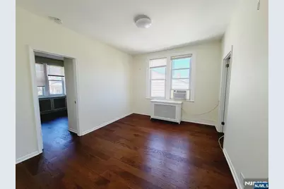 746 Kingsland 2nd Fl #2nd fl, Ridgefield, NJ 07657 - Photo 5