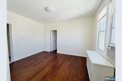 746 Kingsland 2nd Fl #2nd fl, Ridgefield, NJ 07657 - Photo 7