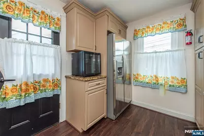 42 W Spring Valley Avenue, Maywood, NJ 07607 - Photo 9