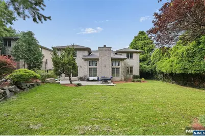 17 W Bayview Avenue, Englewood Cliffs, NJ 07632 - Photo 39
