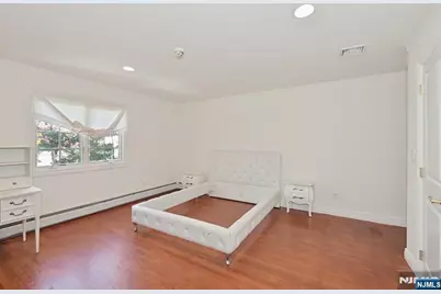 17 W Bayview Avenue, Englewood Cliffs, NJ 07632 - Photo 29