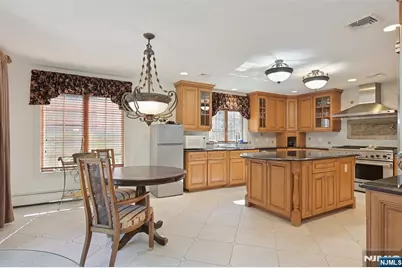 17 W Bayview Avenue, Englewood Cliffs, NJ 07632 - Photo 17