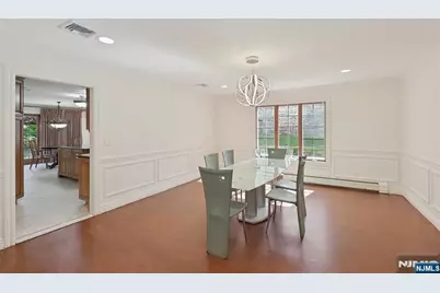 17 W Bayview Avenue, Englewood Cliffs, NJ 07632 - Photo 11