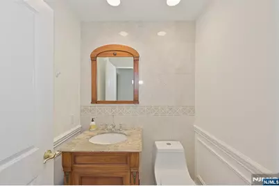 17 W Bayview Avenue, Englewood Cliffs, NJ 07632 - Photo 23