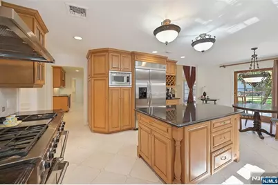 17 W Bayview Avenue, Englewood Cliffs, NJ 07632 - Photo 19