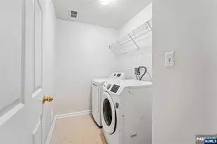 195 Levinberg Ln, Wayne, NJ 07470 - Photo 31