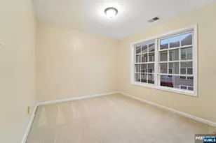195 Levinberg Ln, Wayne, NJ 07470 - Photo 21