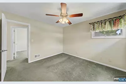 5 Holyoke Drive, Oakland, NJ 07436 - Photo 13