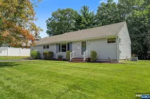 5 Holyoke Dr, Oakland, NJ 07436 - Photo 1