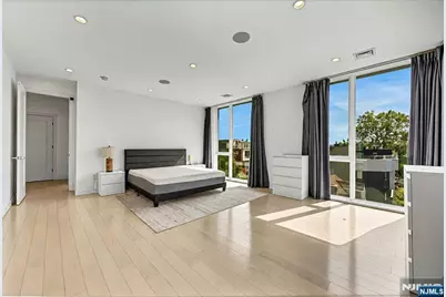 757 Undercliff Avenue A #A, Edgewater, NJ 07020 - Photo 29