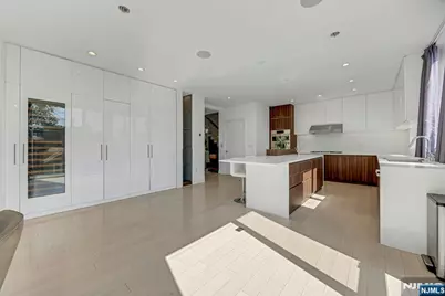 757 Undercliff Avenue A #A, Edgewater, NJ 07020 - Photo 17