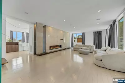757 Undercliff Avenue A #A, Edgewater, NJ 07020 - Photo 11