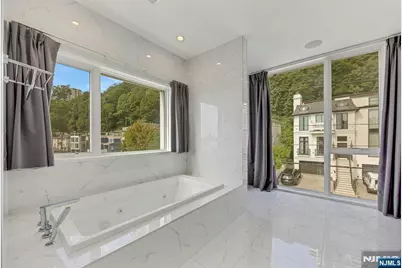 757 Undercliff Avenue A #A, Edgewater, NJ 07020 - Photo 33