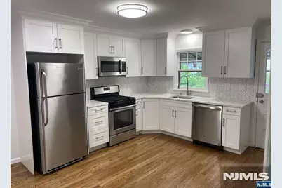 41 Locust Avenue, Emerson, NJ 07630 - Photo 3