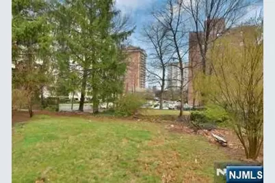 110 Summit Avenue, Hackensack, NJ 07601 - Photo 13