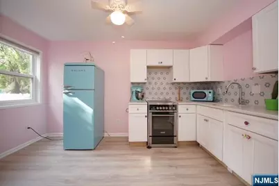 15 Forest Street C0011 #C0011, Montclair, NJ 07042 - Photo 5