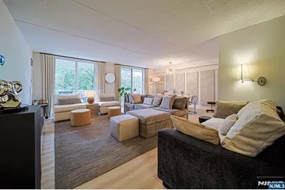 1077 River Road 413 #413, Edgewater, NJ 07020 - Photo 3